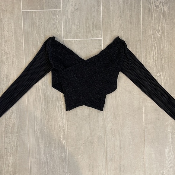 Perfect Condition Show Me Your Mumu Black Crop Top - Picture 10 of 12